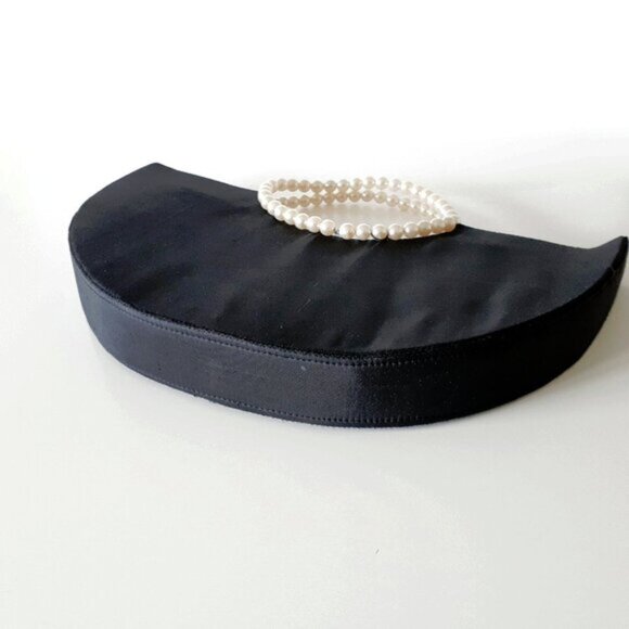 EUC Shiraleah black crescent shaped handbag w faux pearl handles and embroidery - Picture 4 of 8